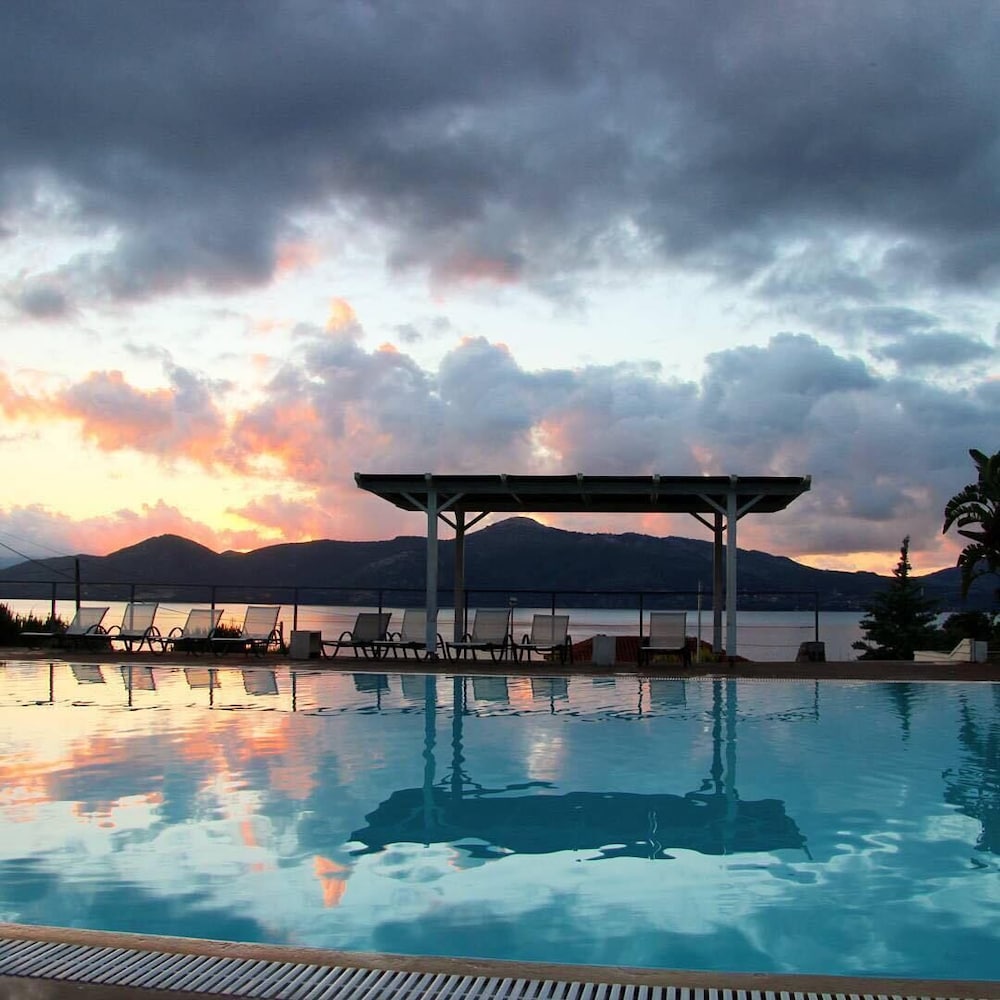 Thalassa Hotel 50/57