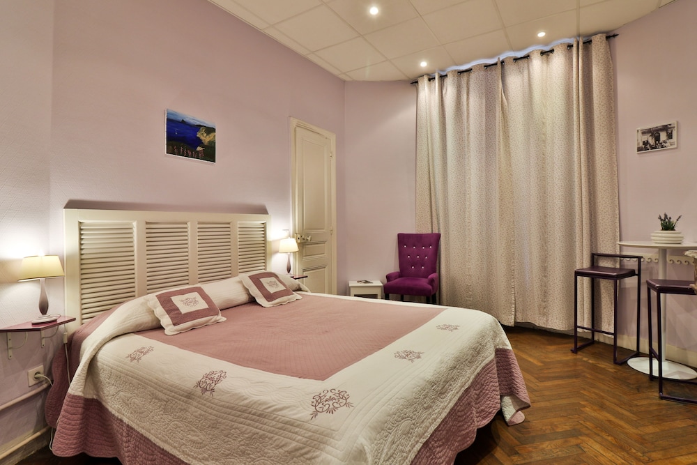 Hotel Victor Hugo 21/50