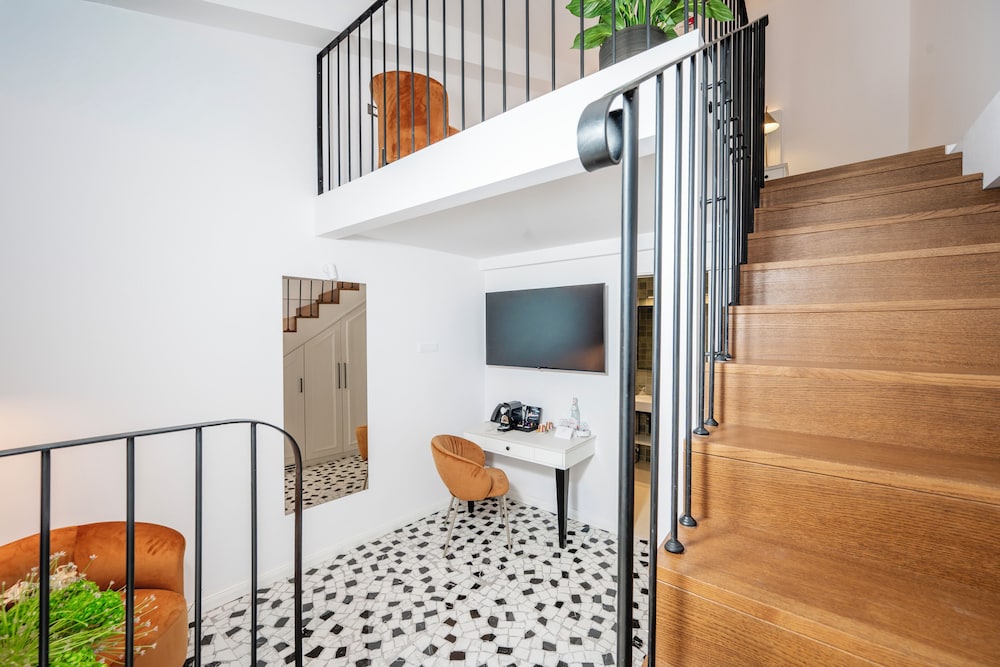 Heritage Hotel Lucia 38/49
