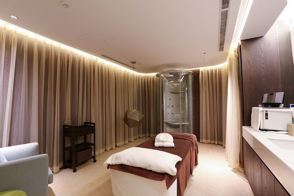 Hotel Royal Beitou 34/66