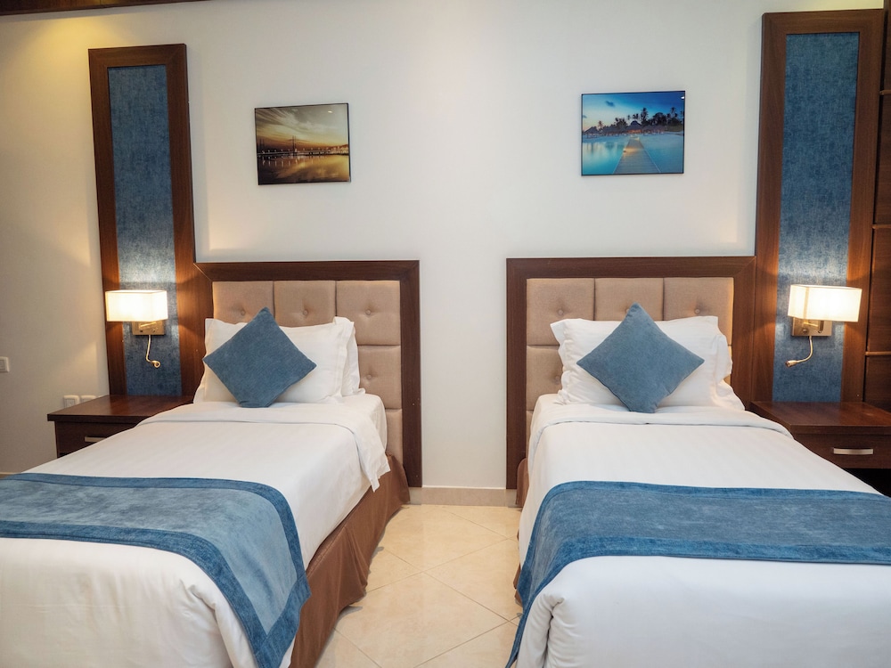 JUNIOR, TWIN BEDS