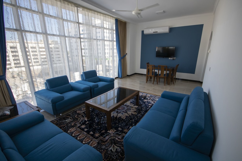 Home Station Hotel 19/25