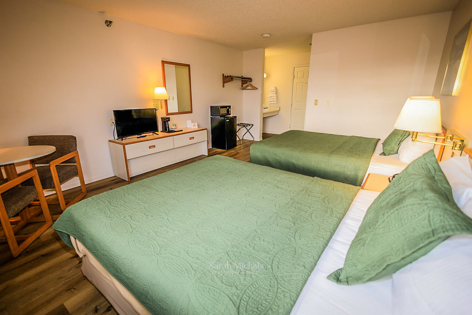 Mountain Host Motor Inn 9/28