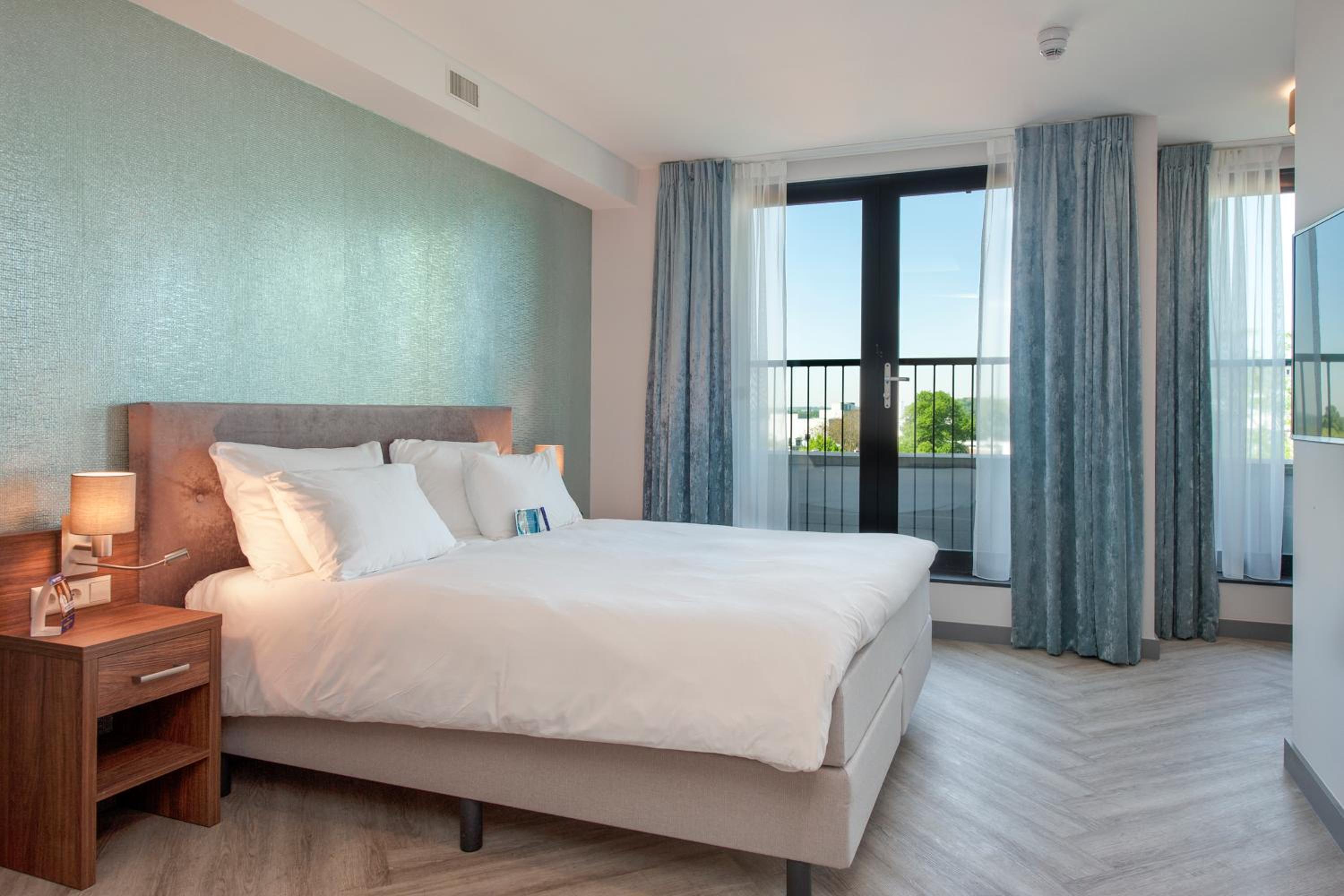 Fabulous, City, Superior, King Bed