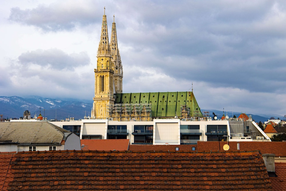 art'otel Zagreb Powered by Radisson Hotels 62/68