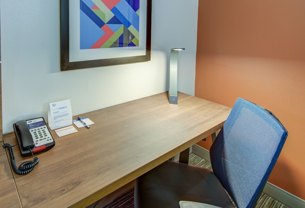 Holiday Inn Express Hotel And Suites Foley 64/75