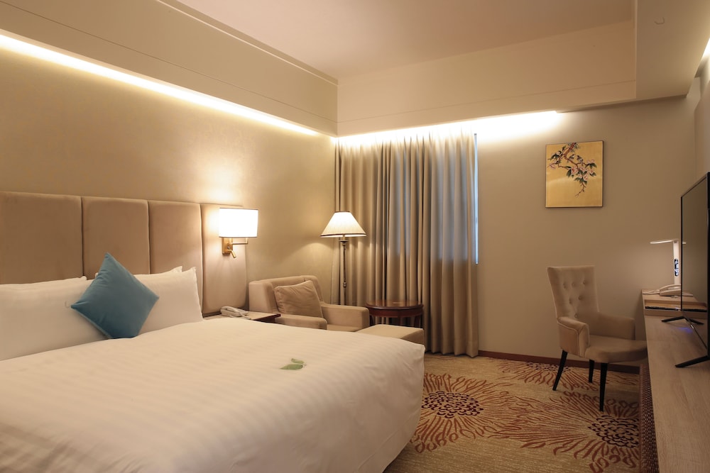 ECONOMY, QUEEN BED