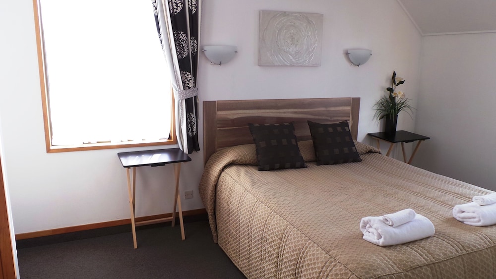 Owens Motel 30/63