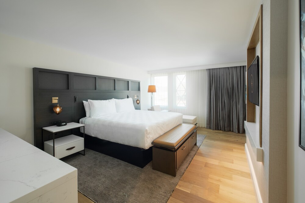 SUPERIOR, KING BED