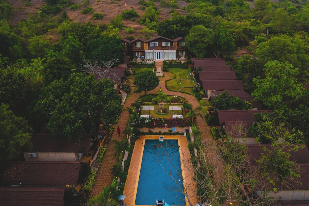 Stone Wood Resort & Spa 32/50