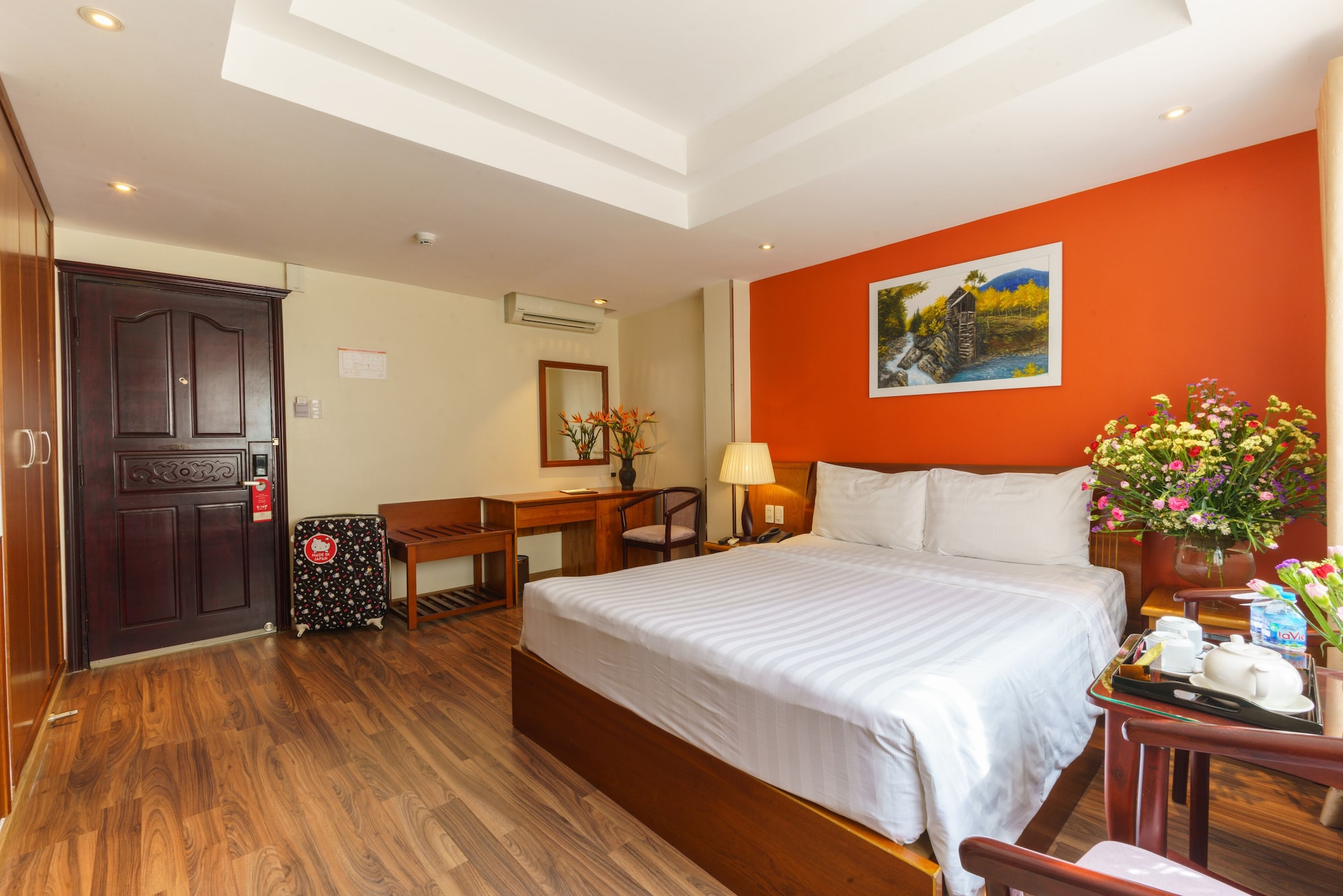 EXECUTIVE, DOUBLE OR TWIN BED