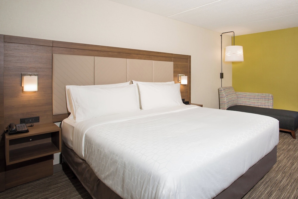 HOLIDAY INN EXPRESS CHELMSFORD 22/65