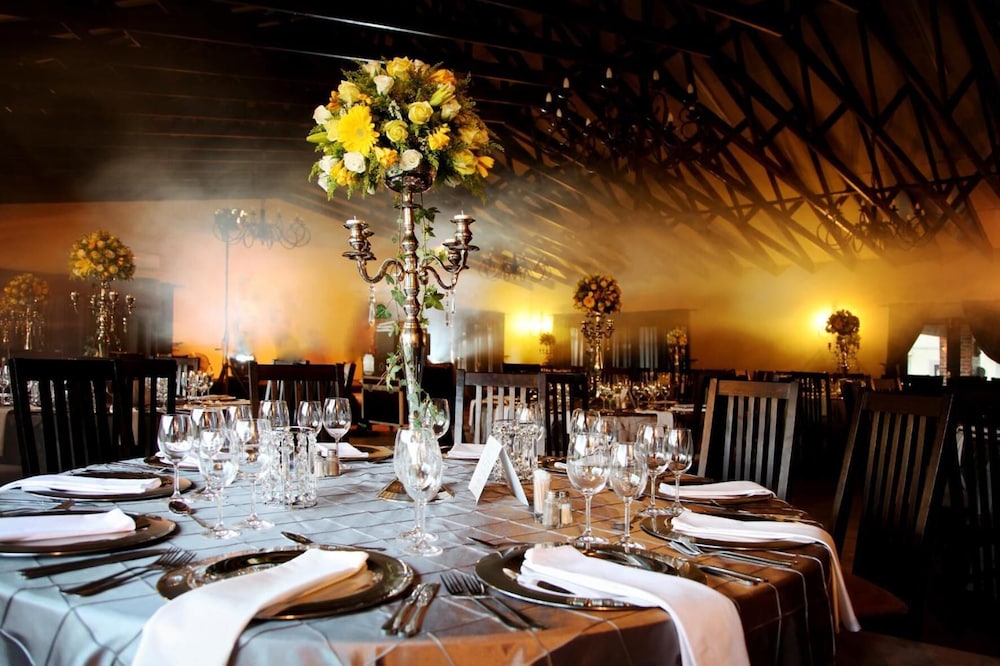 Accolades Boutique Venue 26/49