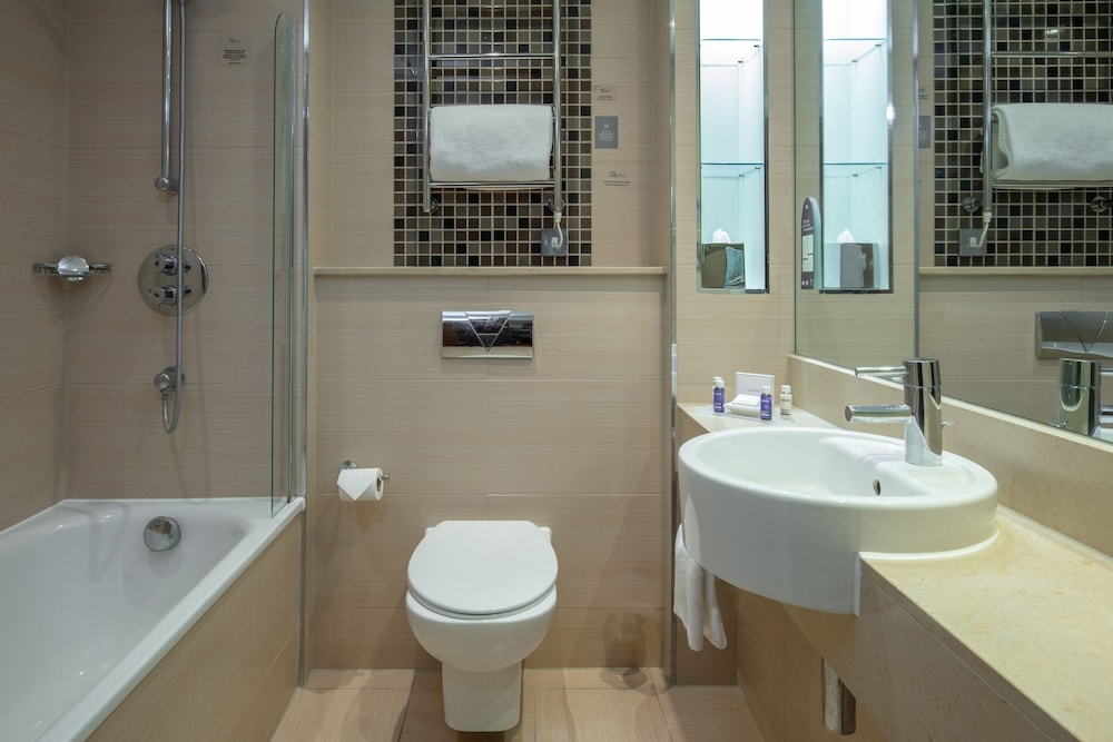 Hampshire Court Hotel & Spa 65/65
