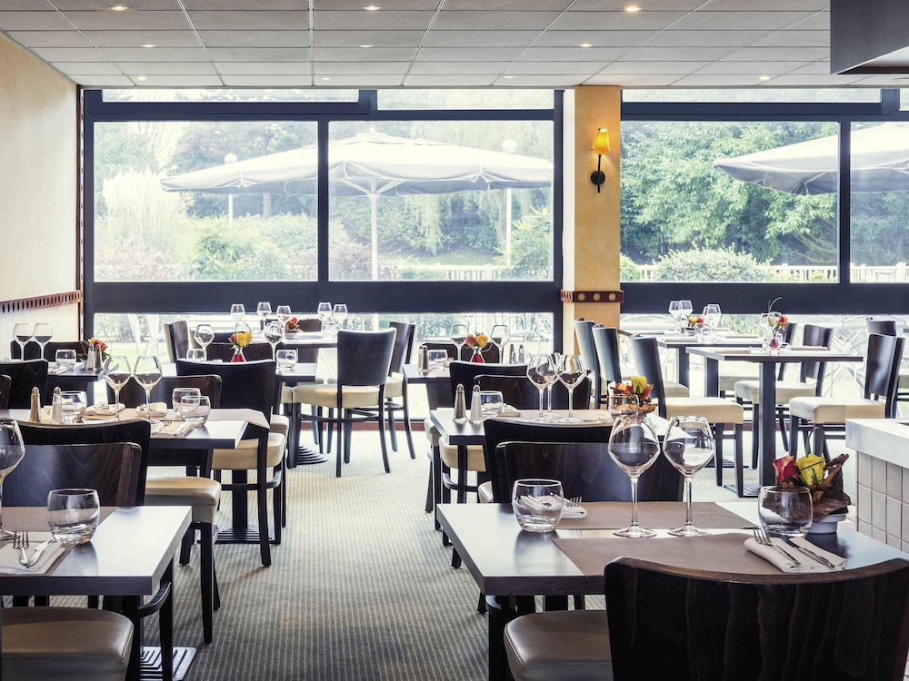 Hotel Mercure Paris Le Bourget 53/74
