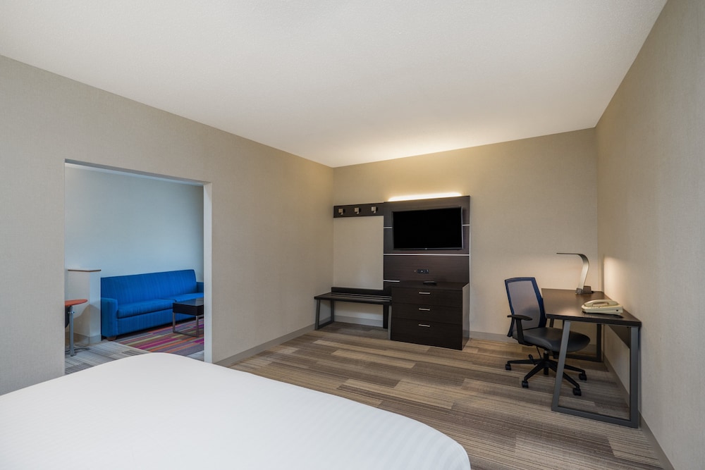 Holiday Inn Express Bloomsburg 34/74