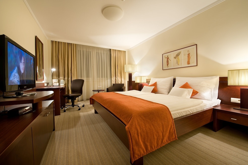 COMFORT, DOUBLE BED