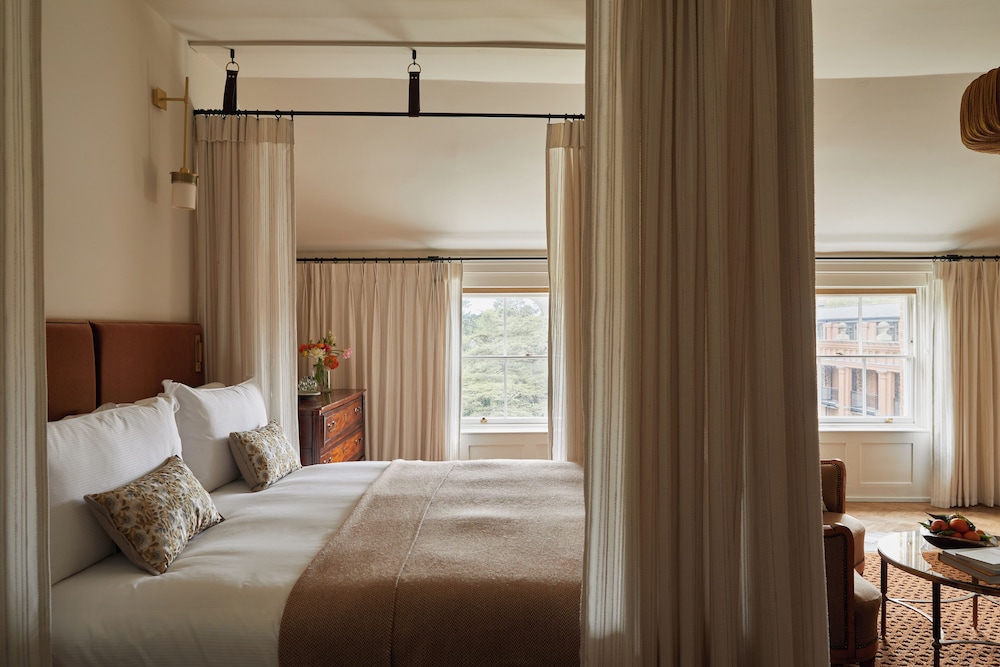 Junior Suite, King Bed