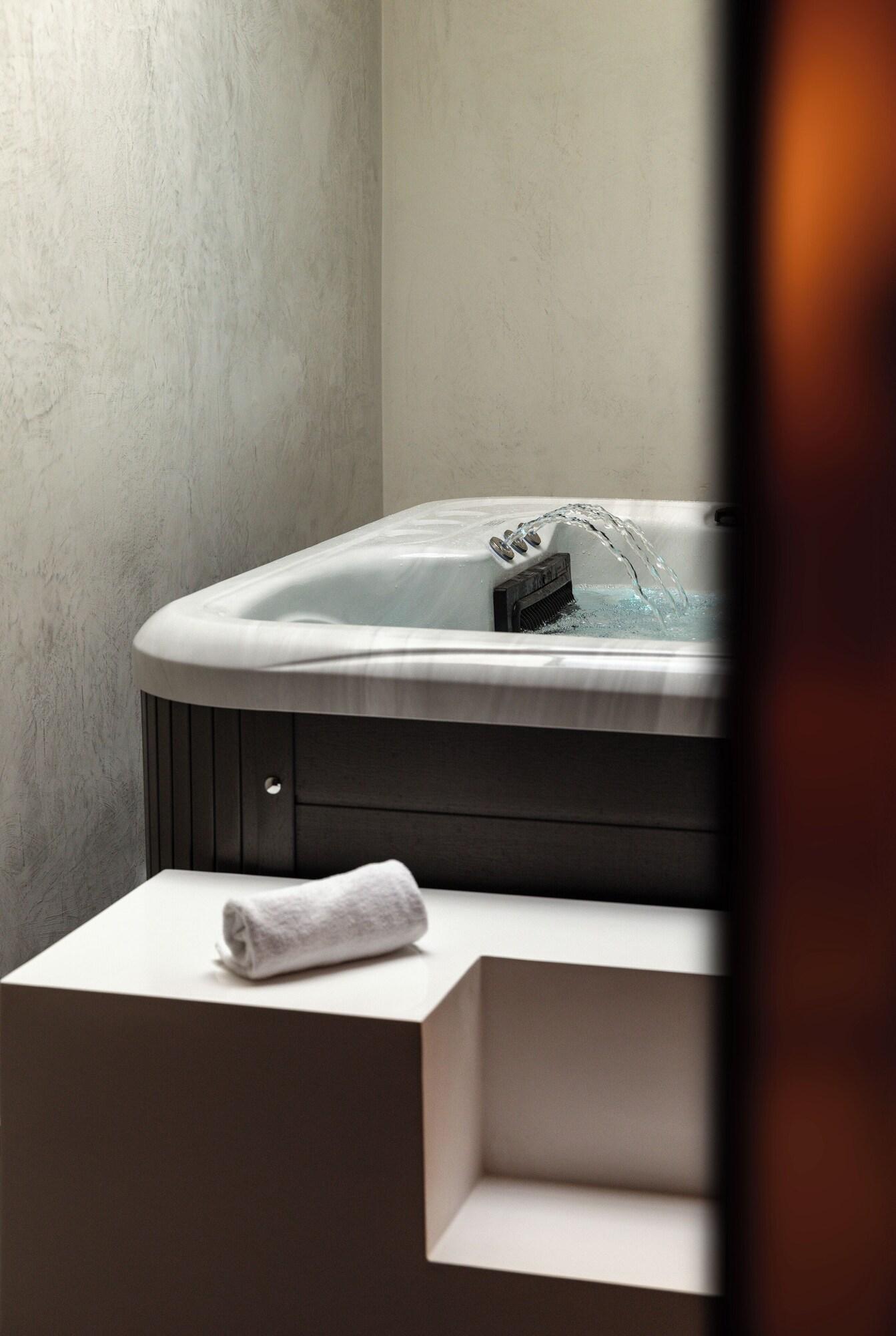 Thirty Three Boutique by K Hotels 63/63