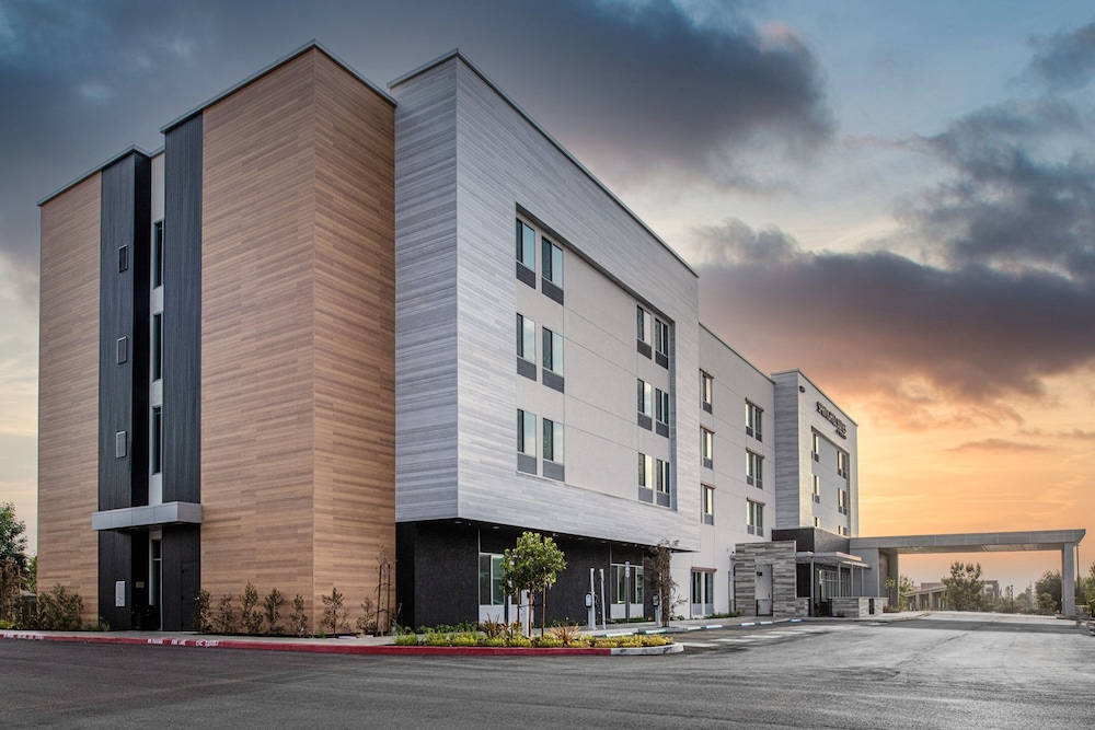 SpringHill Suites by Marriott Riverside Redlands 28/36