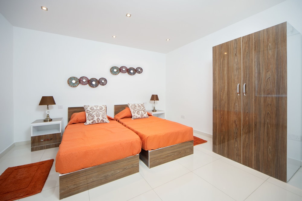 ORANGE, 1 BEDROOM, DESIGN, APARTMENT