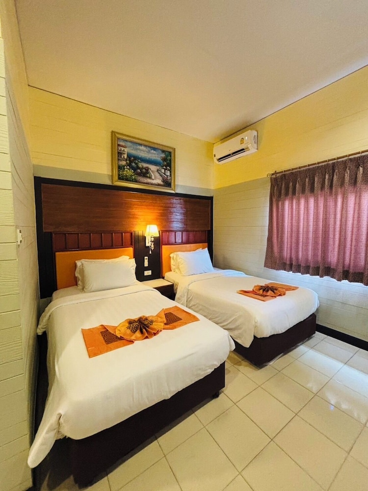 ECONOMY, TWIN BEDS
