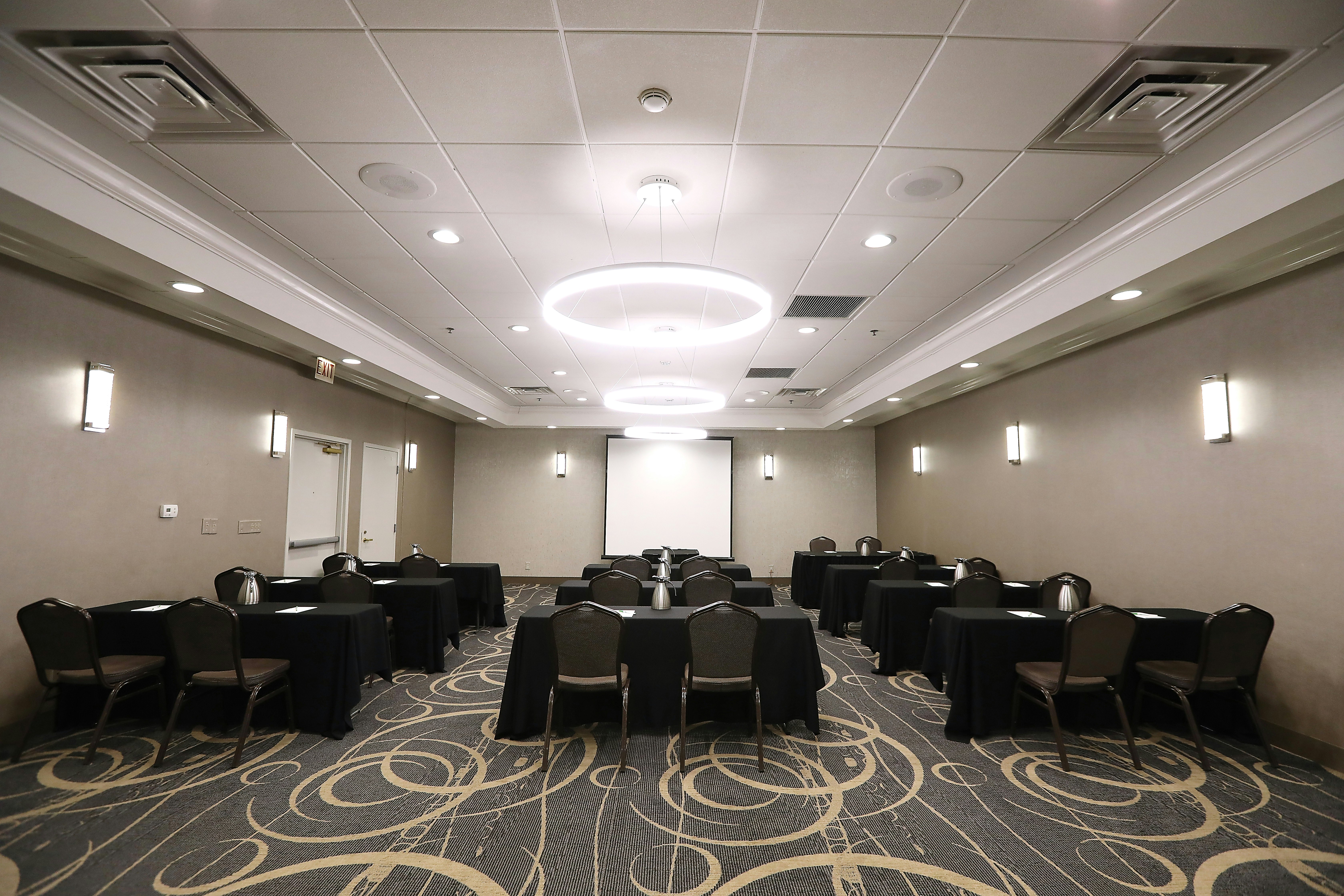 Holiday Inn Chicago O'Hare 62/71
