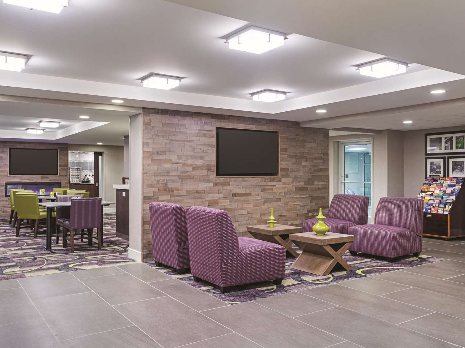 La Quinta Inn & Suites by Wyndham Baltimore BWI Airport 32/52
