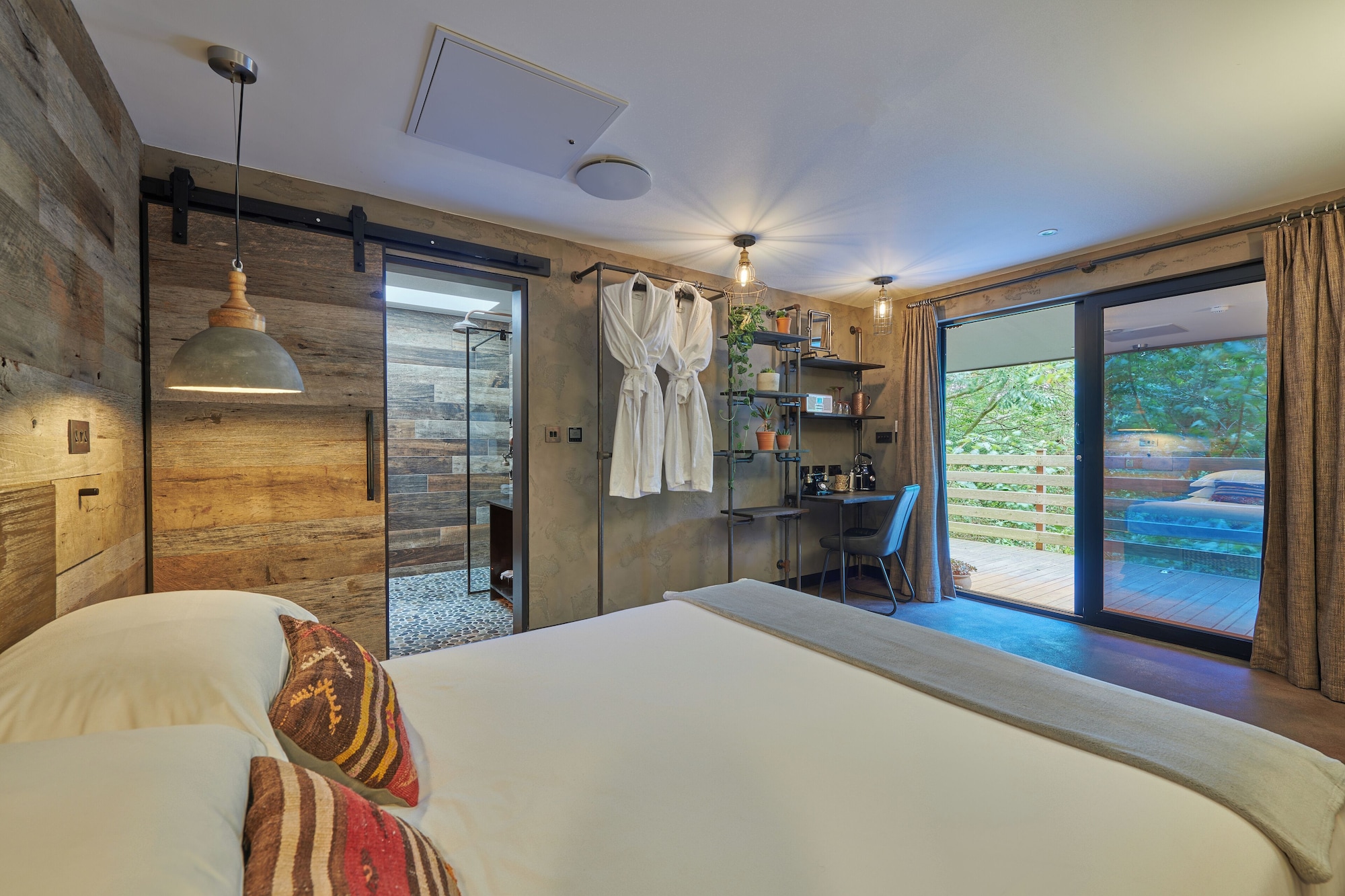 Tree House, Double Bed