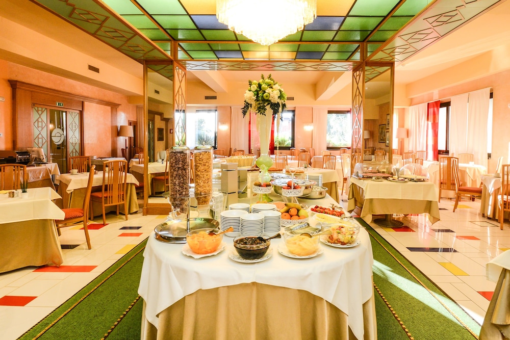 HOTEL OLIVETO 57/73