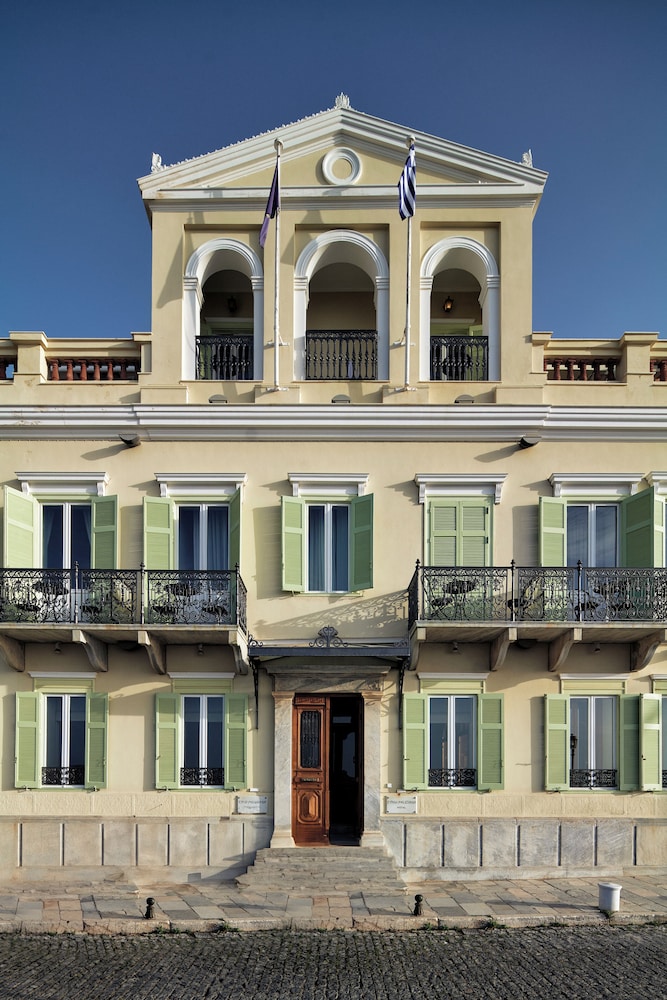 Syrou Melathron in SYROS