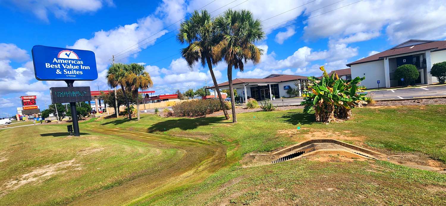 Americas Best Value Inn & Suites- Foley / Gulf Shores 28/35