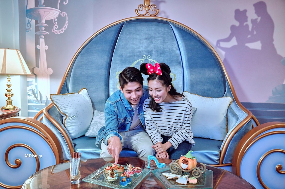 Hong Kong Disneyland Hotel 55/71