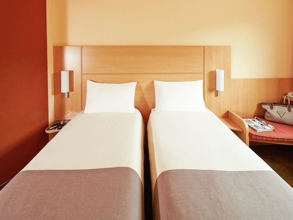 ibis London Thurrock M25 30/64