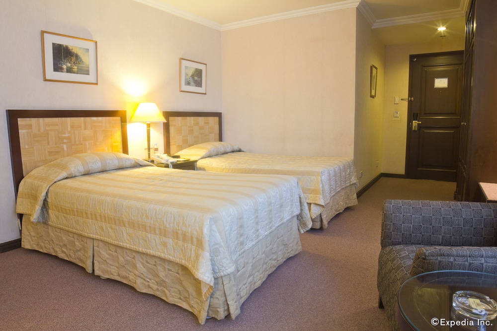 Room at Herald Suites Solana, MAKATI