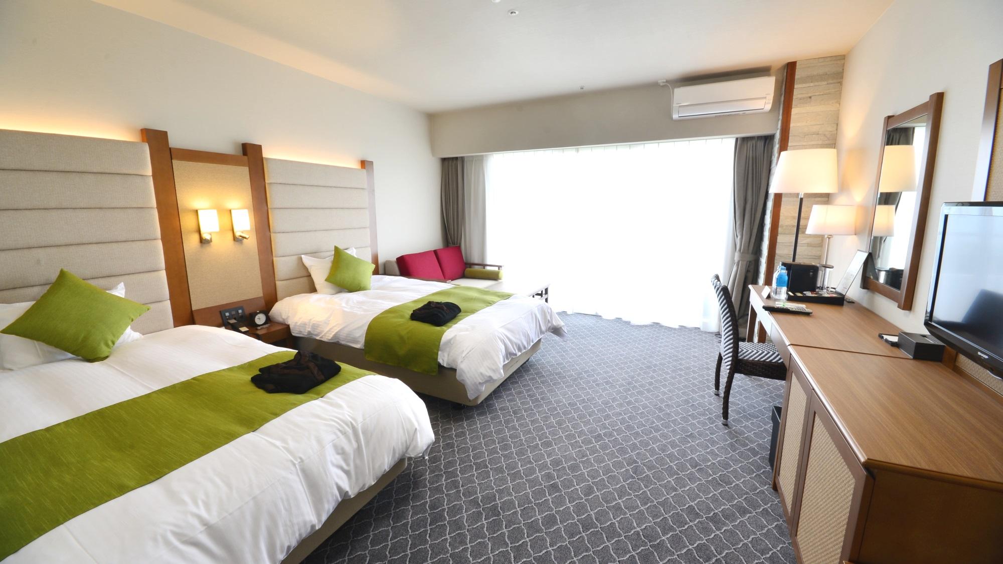 Superior, Twin Beds, Golf Course View