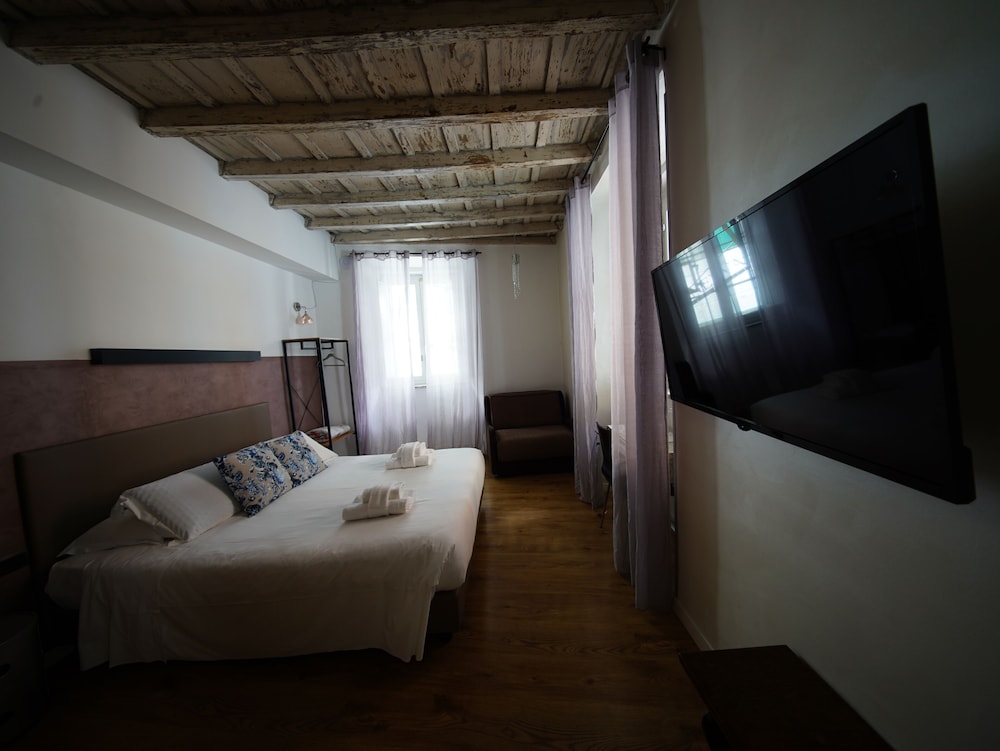 Nerva Accommodation 14/50
