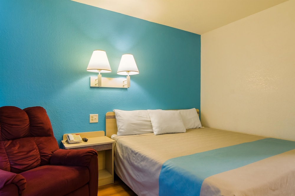 Motel6 Mitchell, SD 37/68