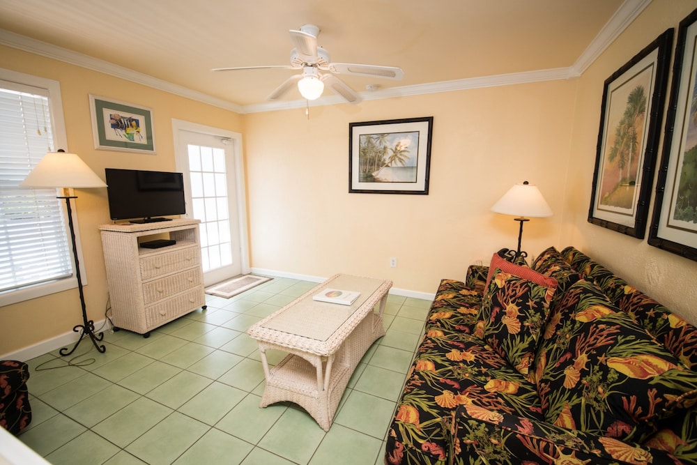 Tradewinds Beach Resort 29/68