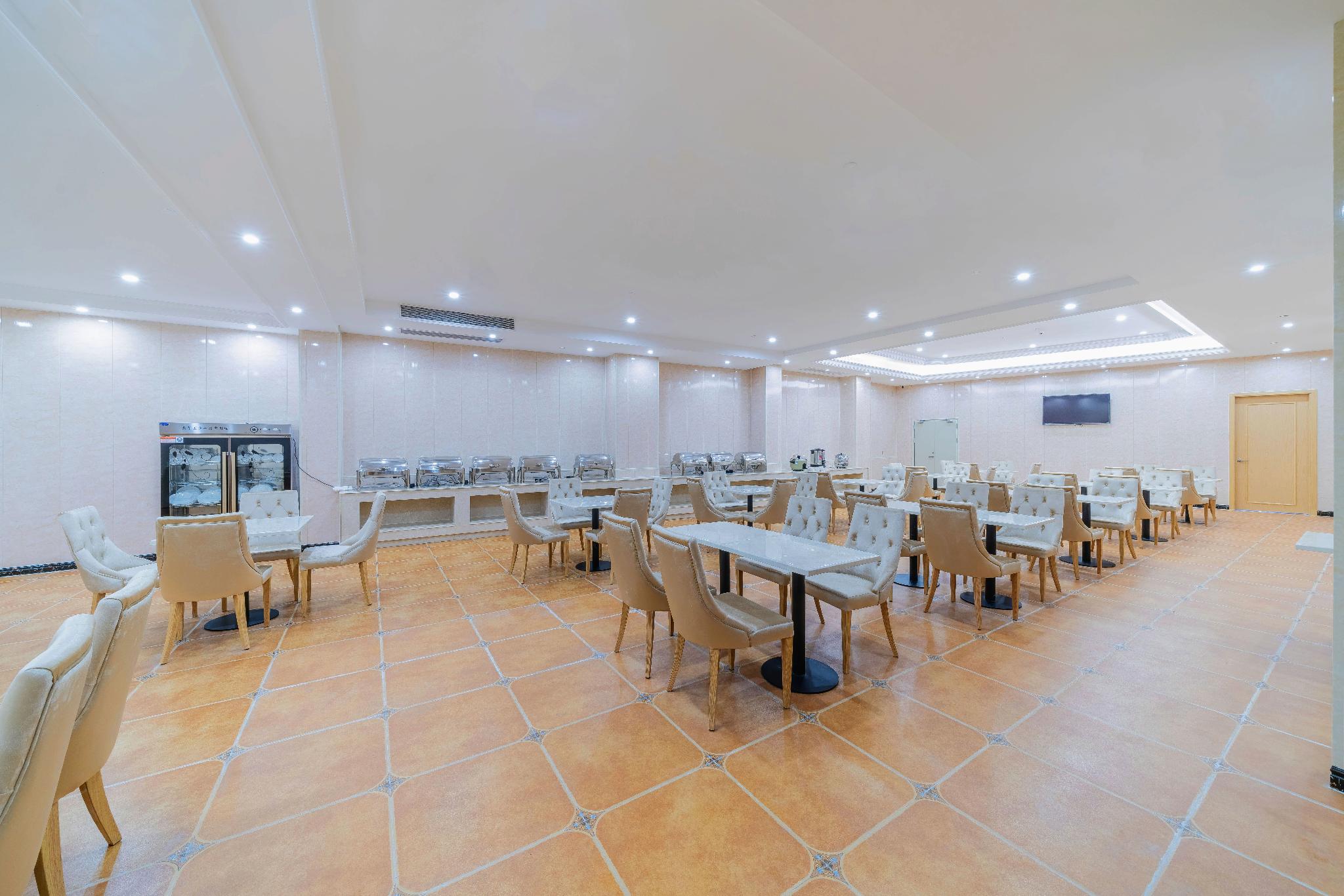 Vienna Hotel (Guangdong Dongguan East Railway Station) 46/62
