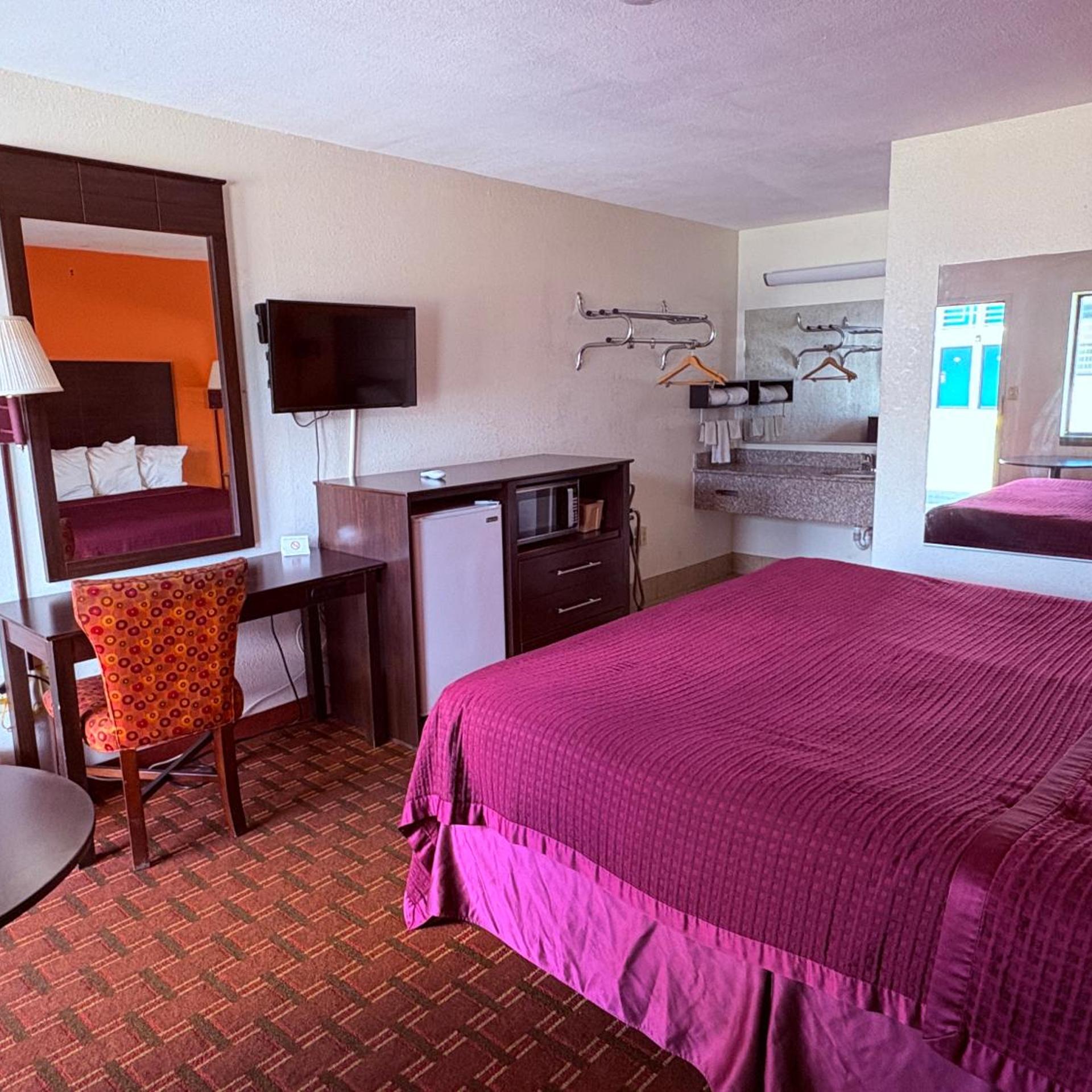 Room, King Bed