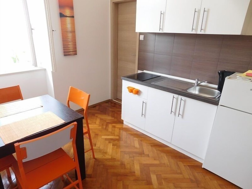 APARTMENTS IVO 31/43