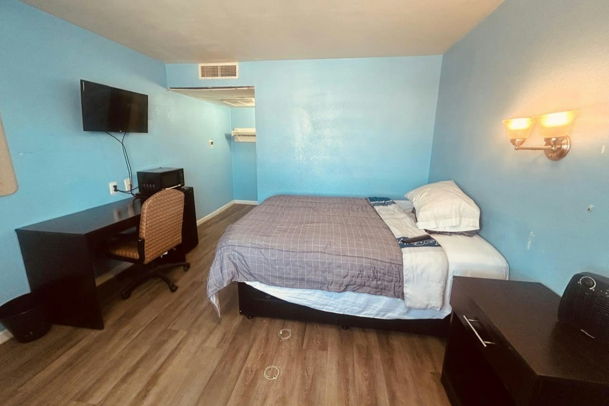 Express Inn Near Columbus Airport 9/21