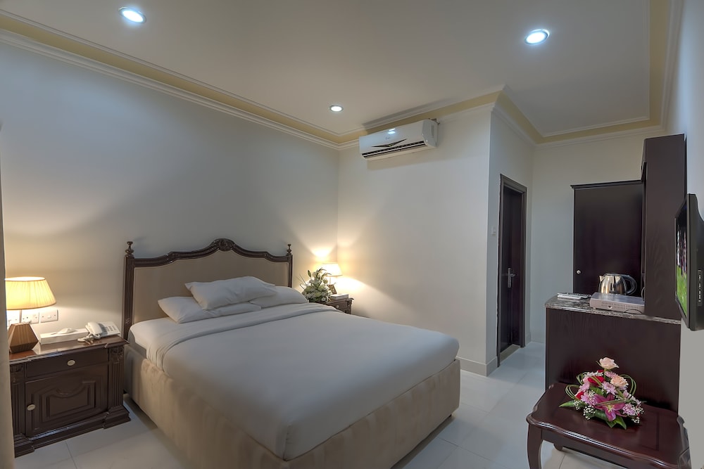 2 Bedrooms, Villa, King and Twin Beds