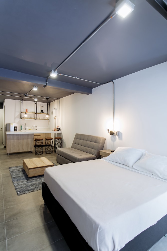 LOFT, APARTMENT, HOT TUB