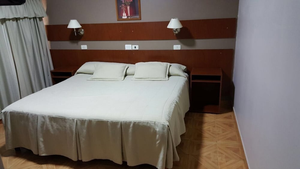 HOTEL TROPICAL 18/59