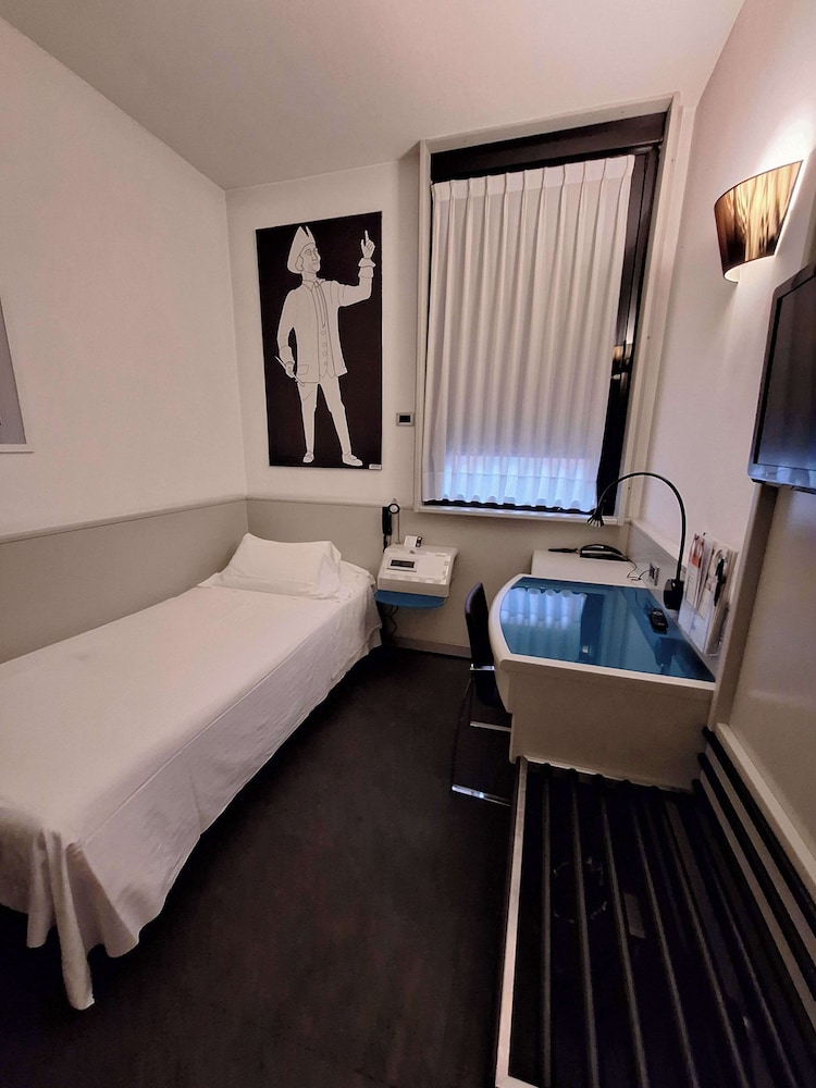 Standard, French Bed, Small