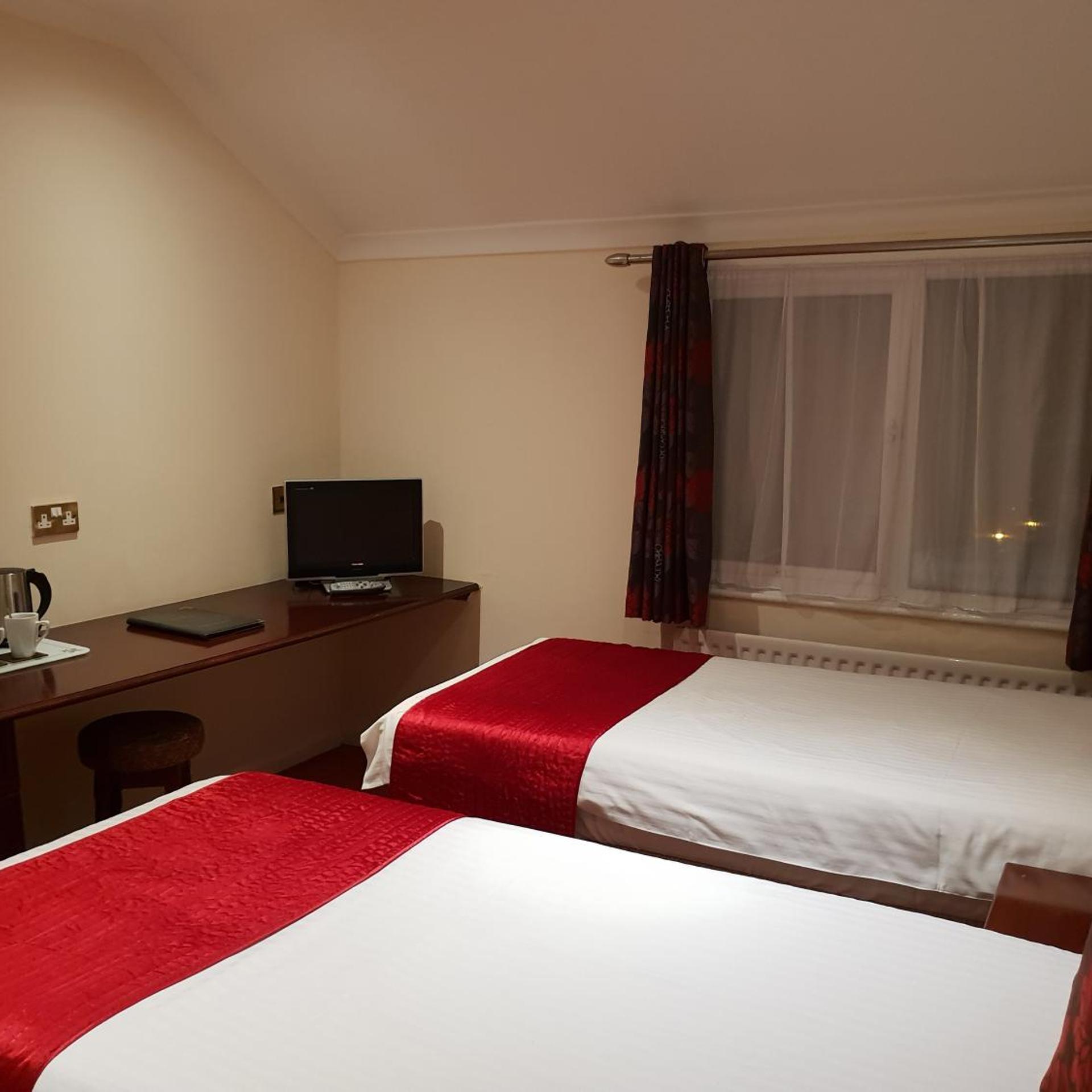 Ascot Hotel 27/50