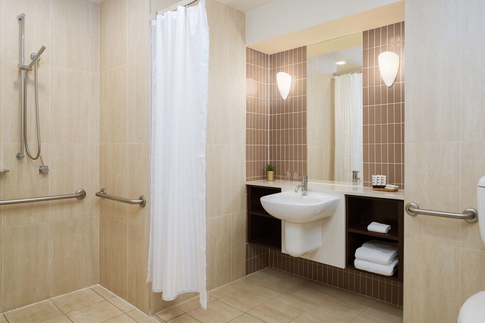 Rydges Campbelltown 60/62