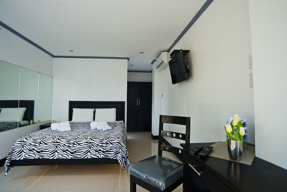 Bohol South Beach Hotel 64/74